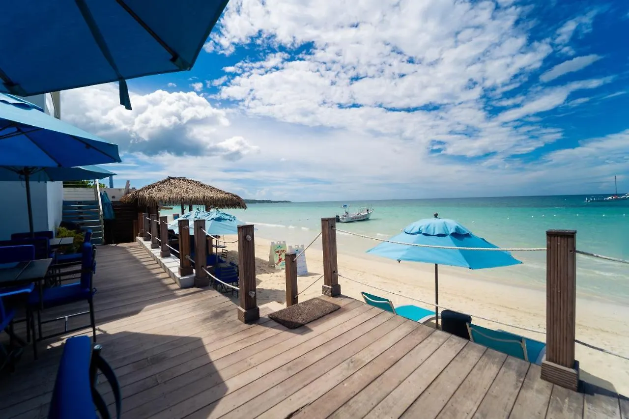 Hotel Blue Skies Beach Resort Negril