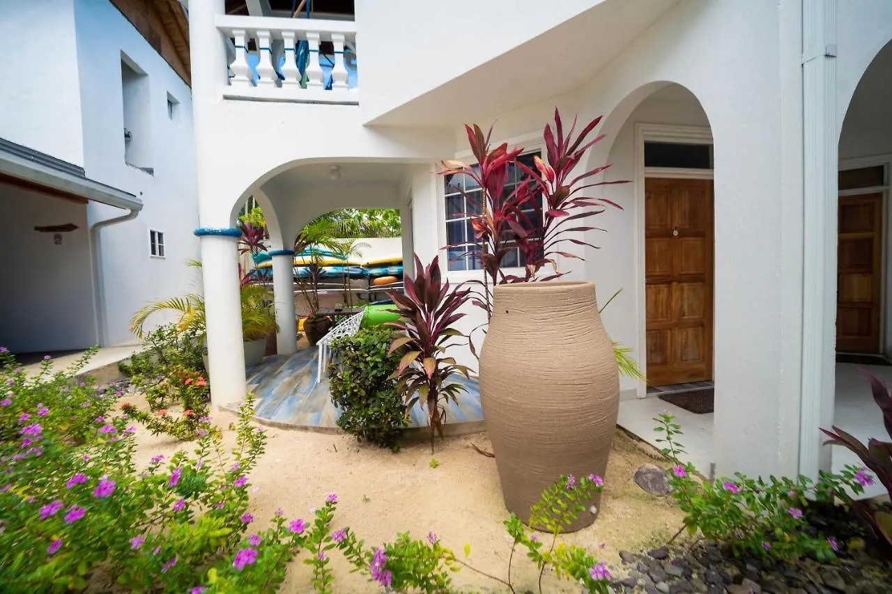 Hotel Blue Skies Beach Resort Negril
