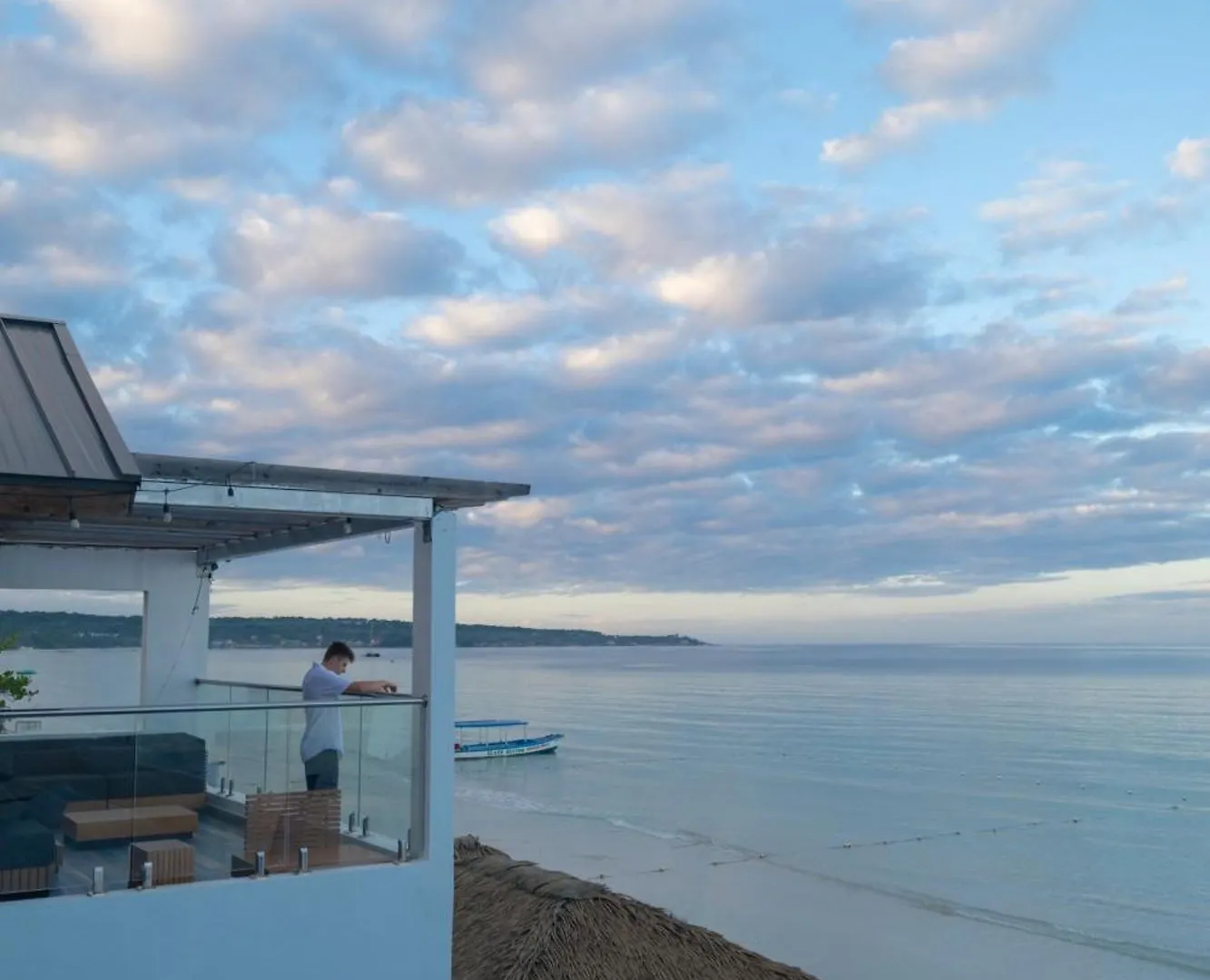 Blue Skies Beach Resort Negril