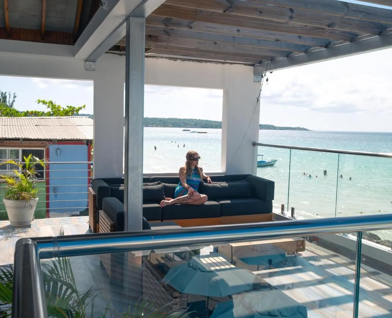Hotel Blue Skies Beach Resort Negril
