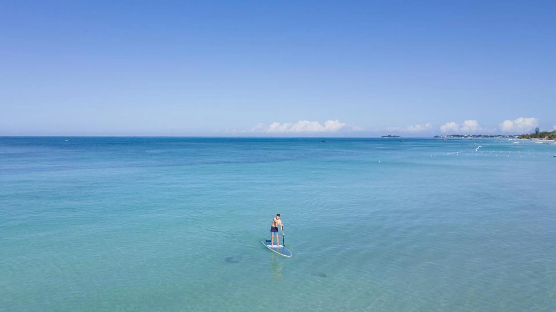 Hotel Blue Skies Beach Resort Negril